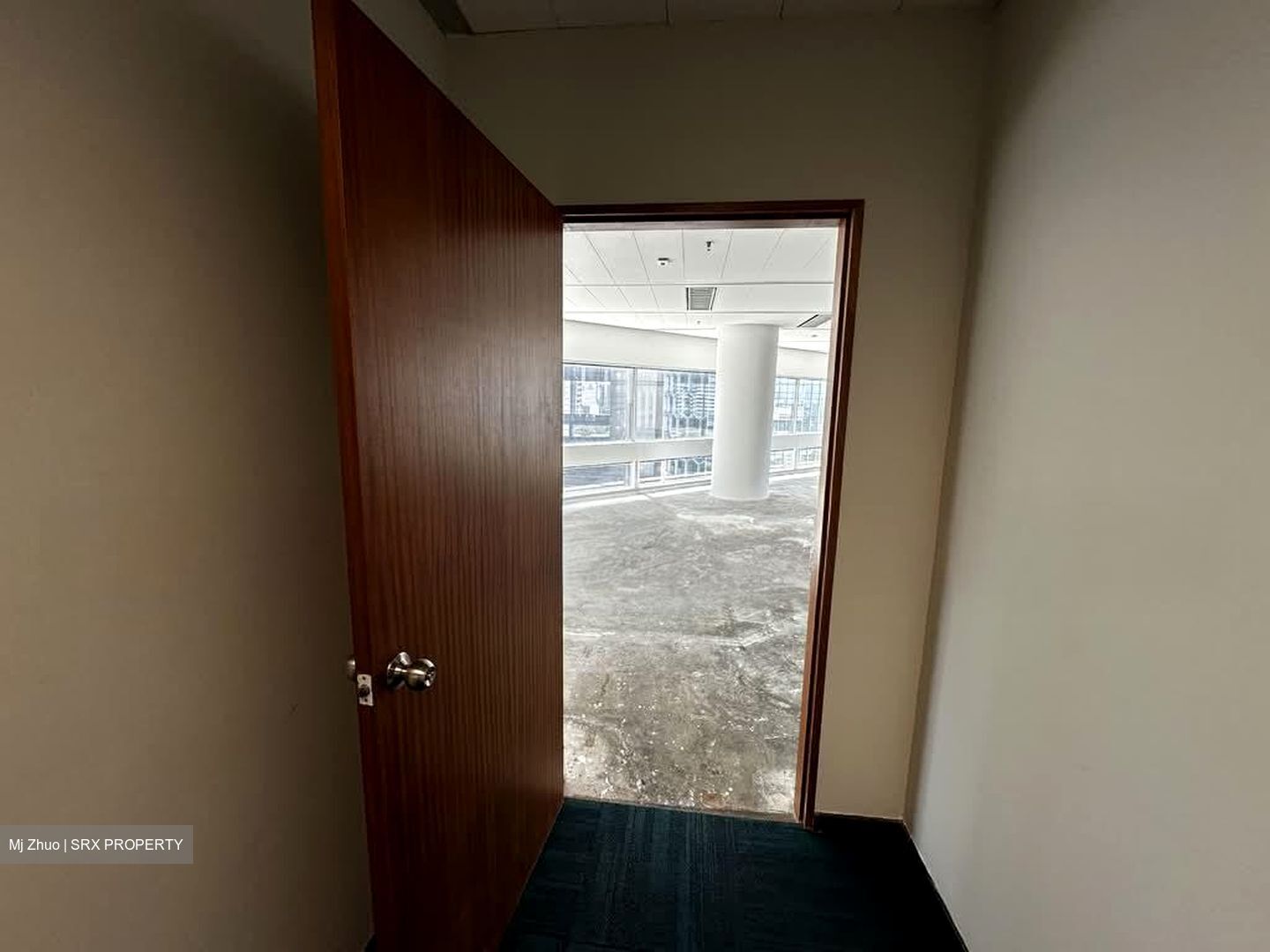 Gateway East (D7), Office #544182541